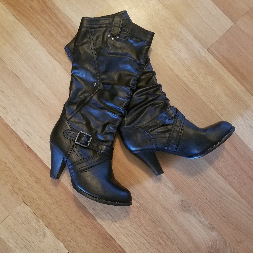 Black target boots